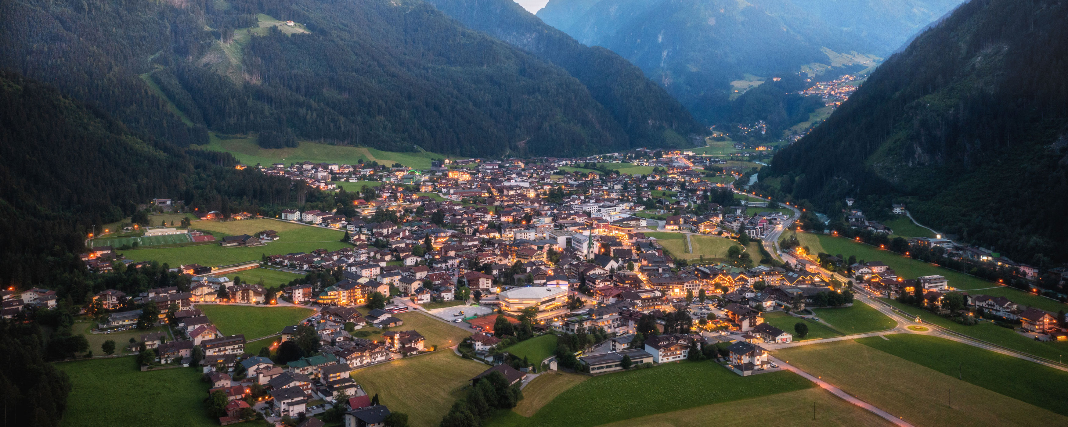 Mayrhofen in der Abenddämmerung © TVB Mayrhofen, becknaphoto.com
